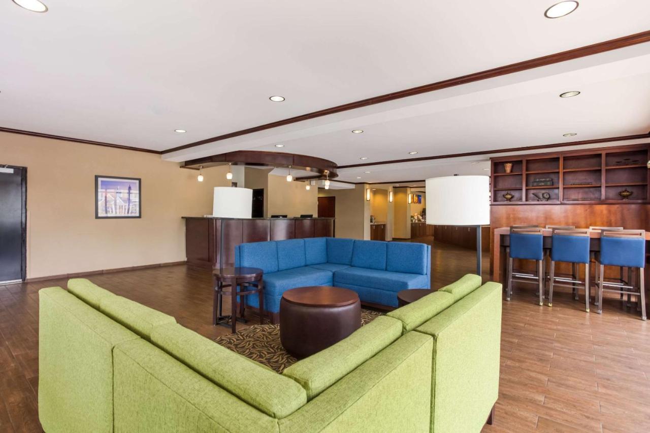 Comfort Suites North Mobile Сараленд Экстерьер фото